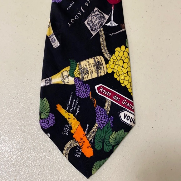 . Other - Wine theme tie